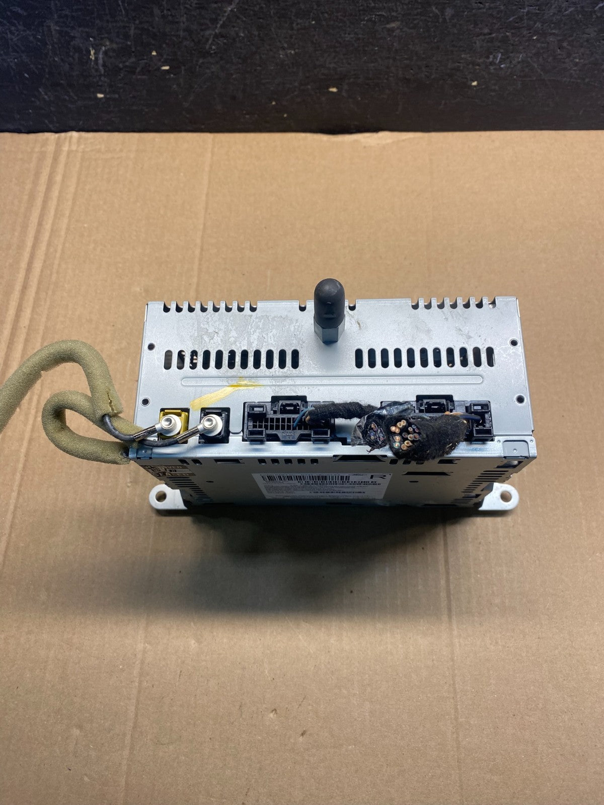 2012 to 2014 Ford Edge AM/FM Radio Reciever AE7505 DW5