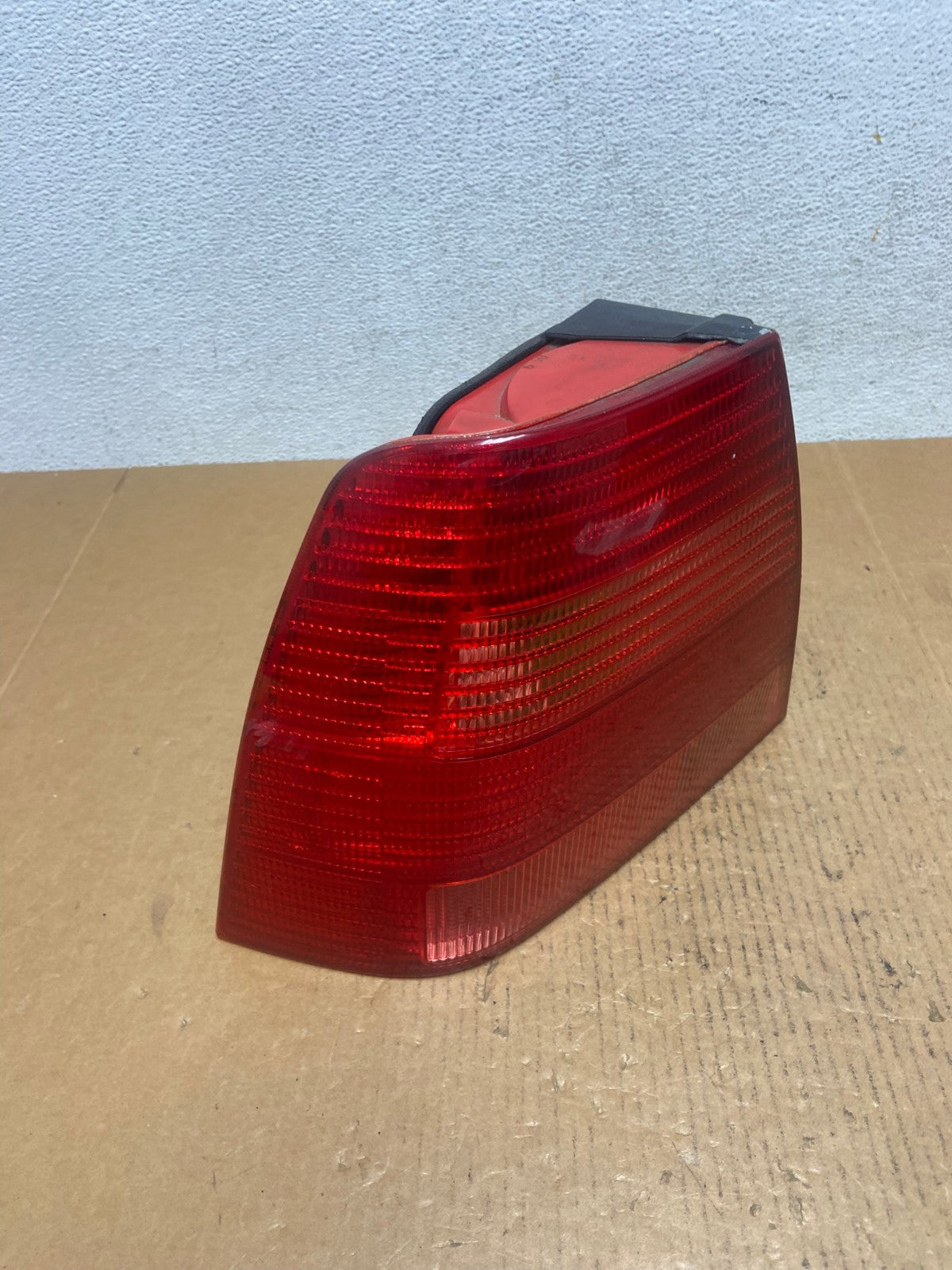 1999 to 2003 Volkswagen Jetta Sedan Left Driver Tail Light AE0531 LK2