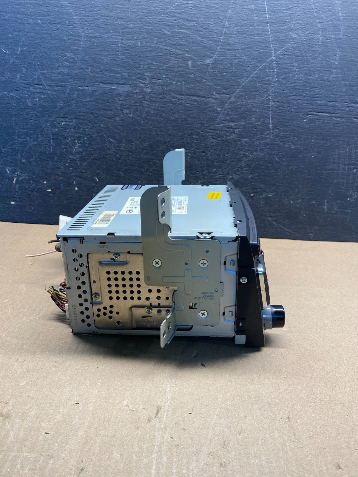 2011 to 2012 Hyundai Sonata Am Fm Cd Player Radio Receiver AG1800 DG2