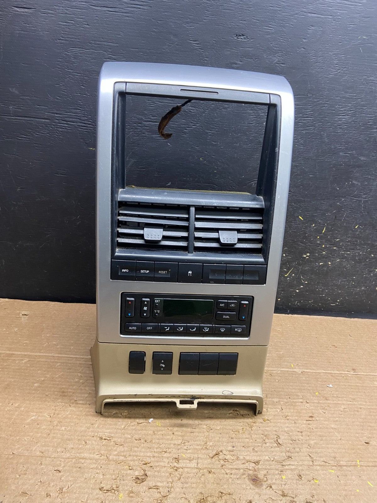 2006 - 2010 Ford Explorer Radio Heater Climate A/C Control Bezel  Trim w3242 DG0