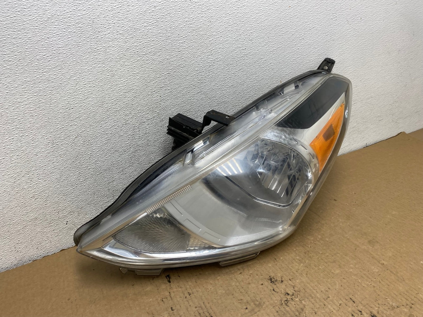 2015 to 2019 Nissan Versa Headlight Left Driver Lh Side AG2156 LK2