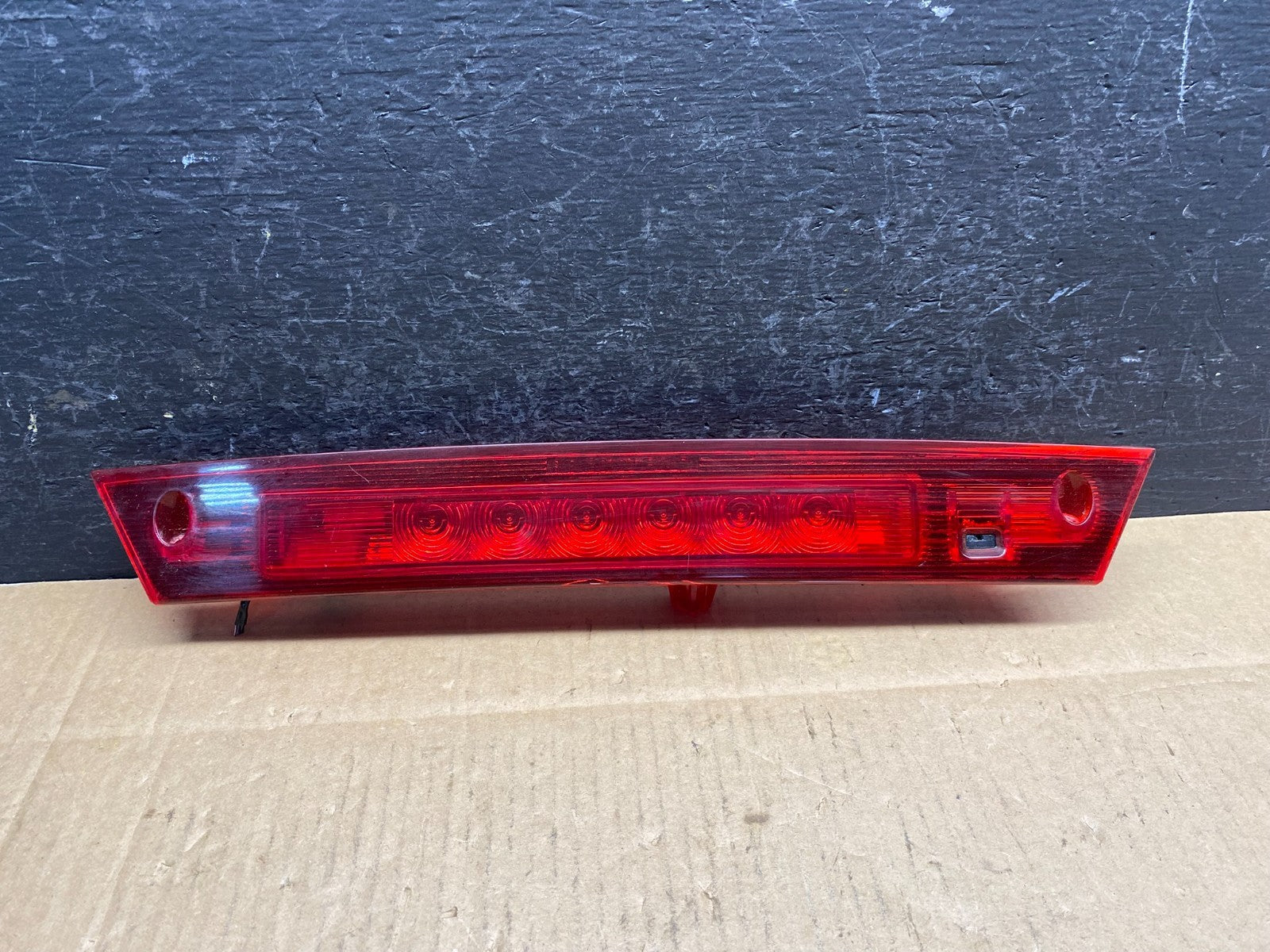 2007 to 2011 Ford Edge Rear Third Brake 3rd Light Lamp AD5098 DG0