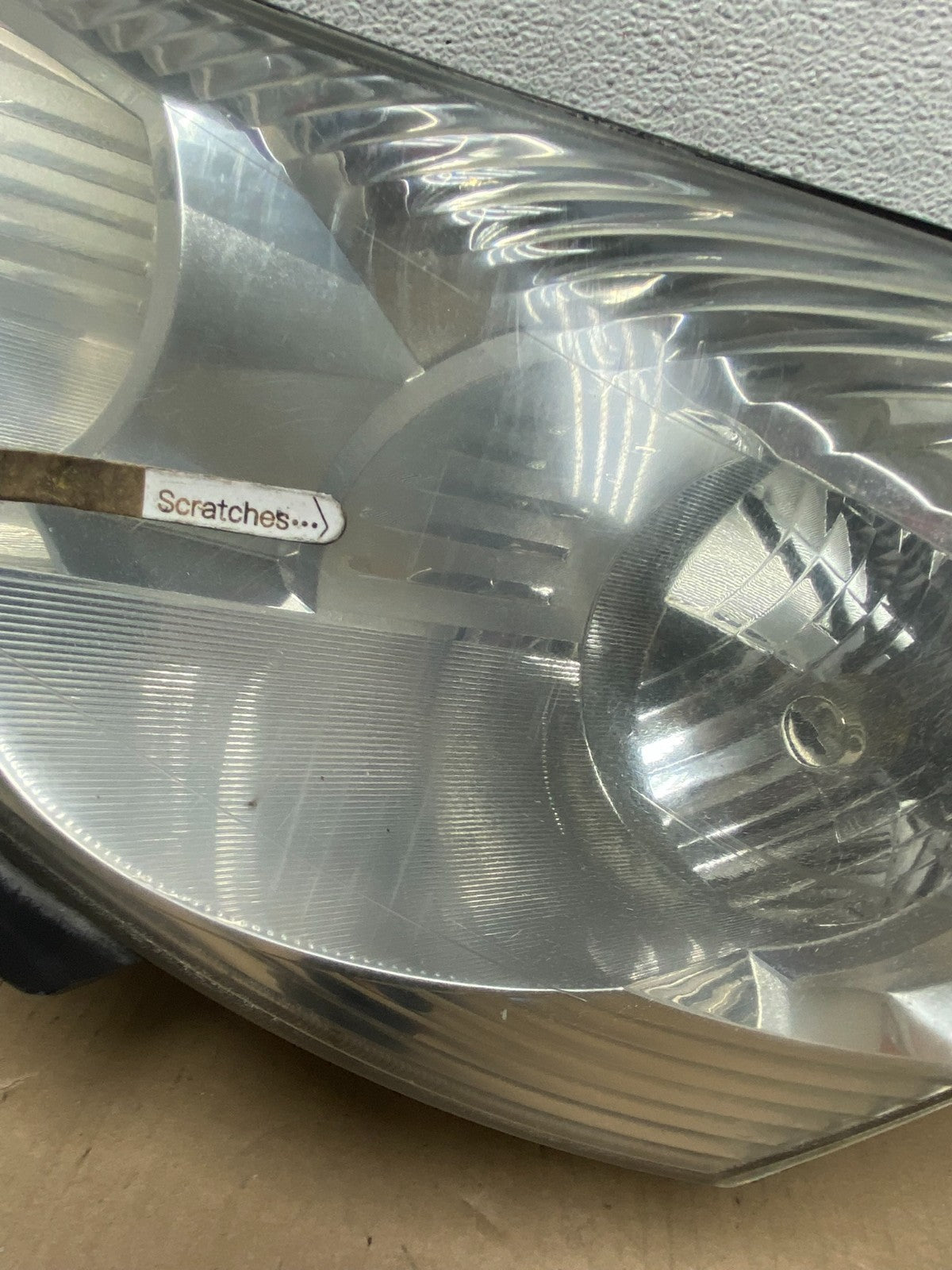 2009 to 2012 Chevrolet Traverse Left Driver Side Halogen Headlight AG7908 DW3