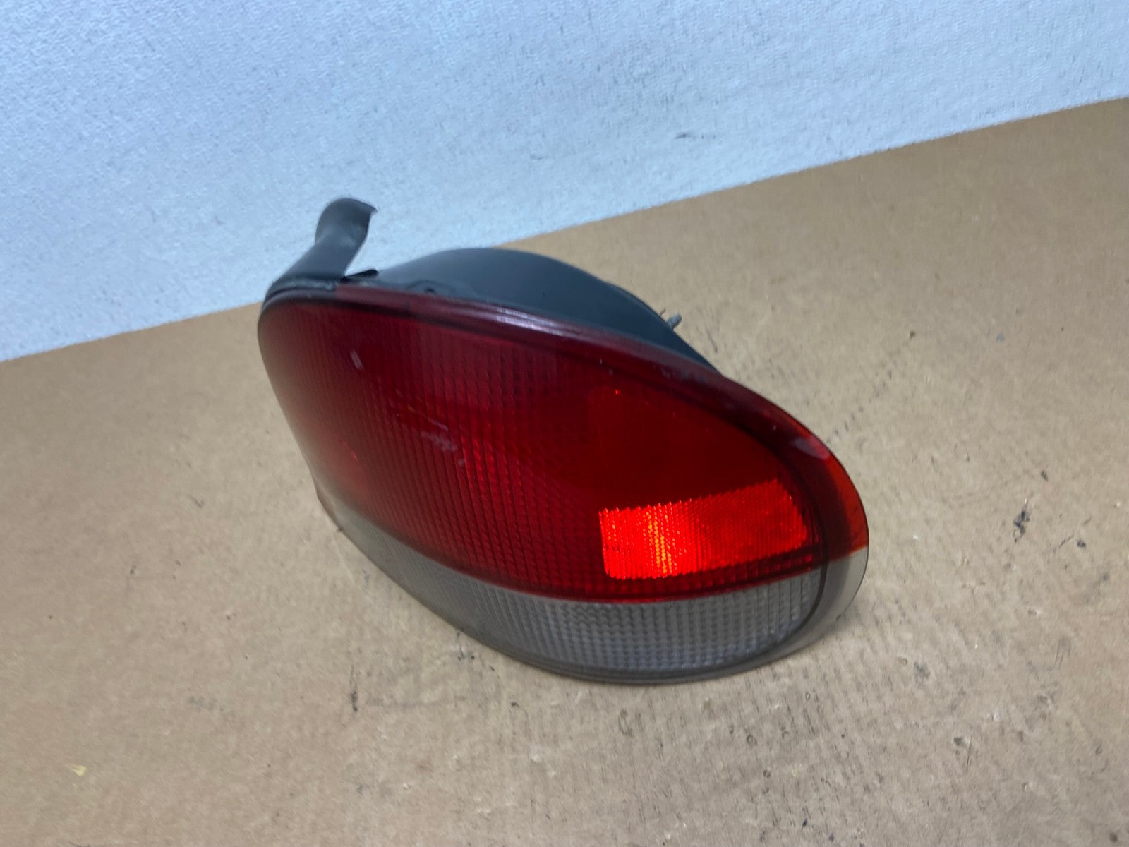 1998 to 1999 Hyundai Accent Hatchback Right Passenger Tail Light Oem AC2972 LK1