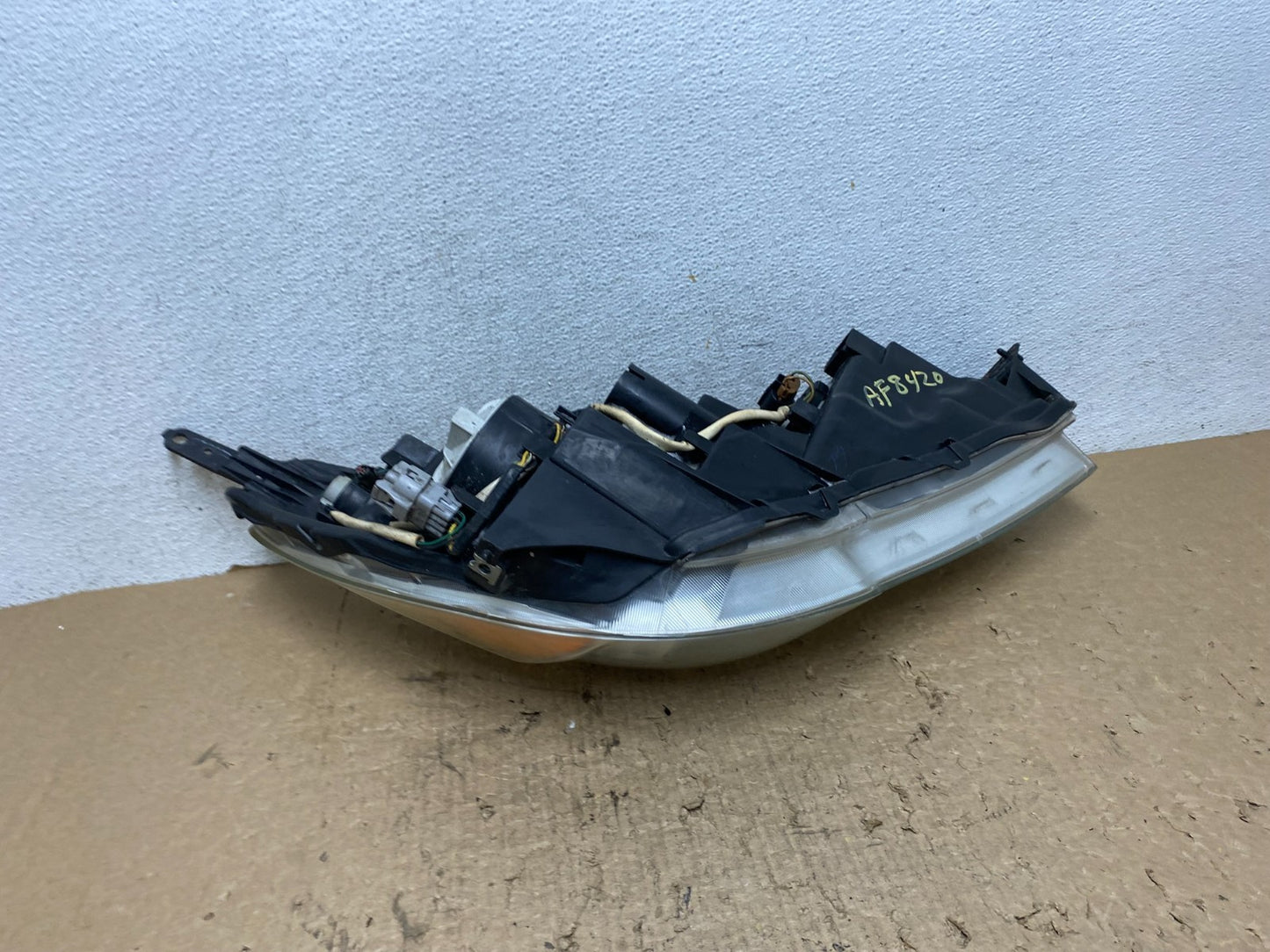 2010 2011 2012 Subaru Legacy Outback Left Driver Halogen Headlight AF8420 DW7