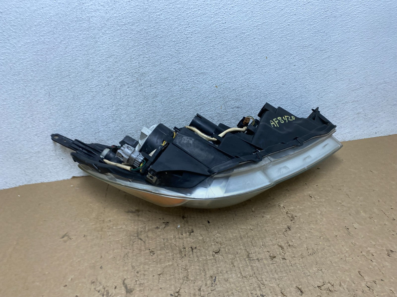 2010 2011 2012 Subaru Legacy Outback Left Driver Halogen Headlight AF8420 DW7