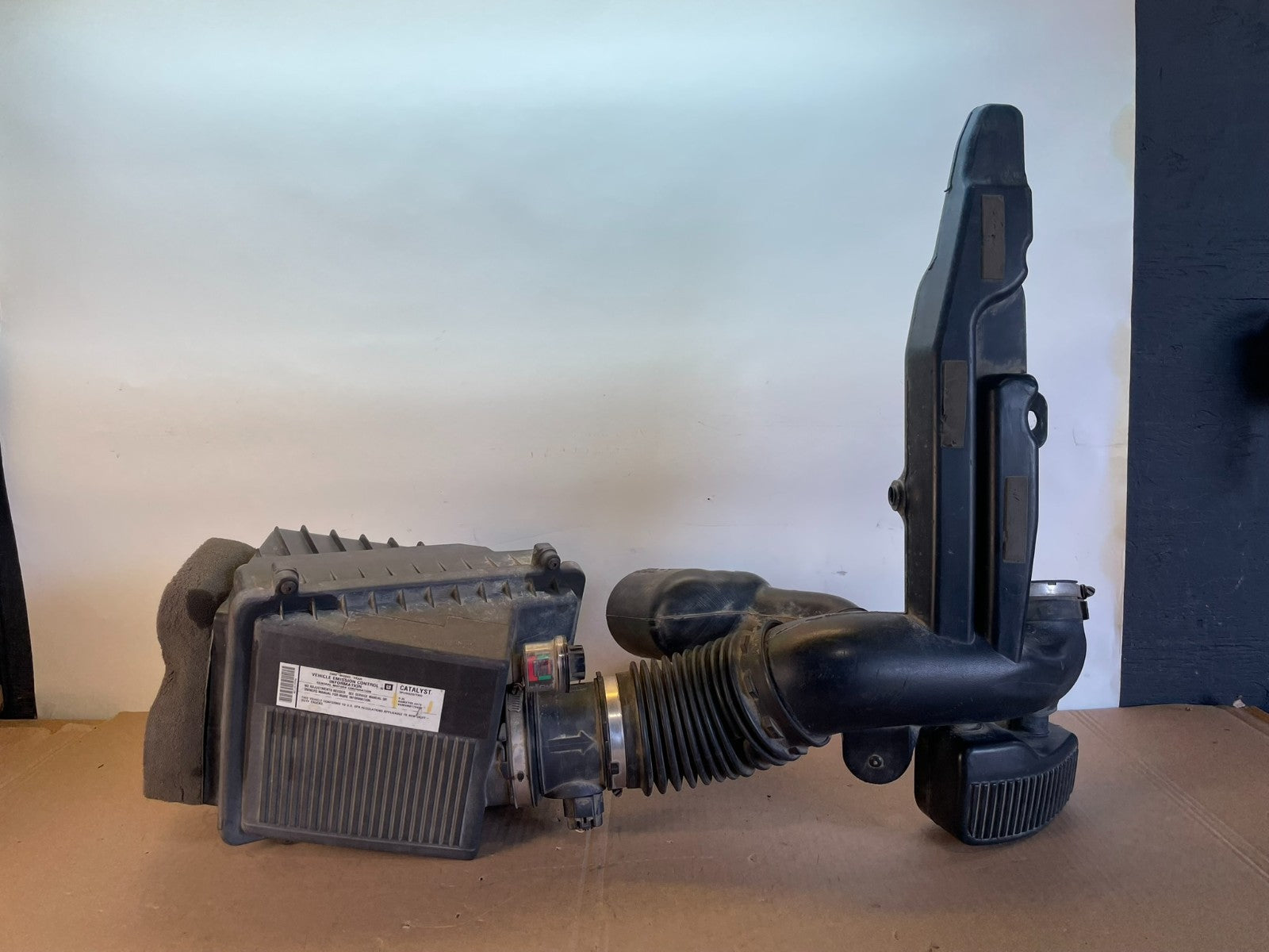 2008 Chevrolet Silverado 5.3L Air Cleaner Filter Hose Duct AG2596 DG0