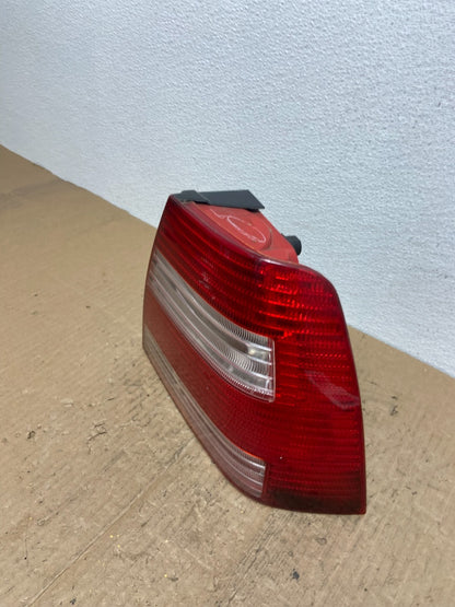 2004 to 2005 Volkswagen Jetta Right Passenger RH Side Tail Light OEM AB8508 DW1
