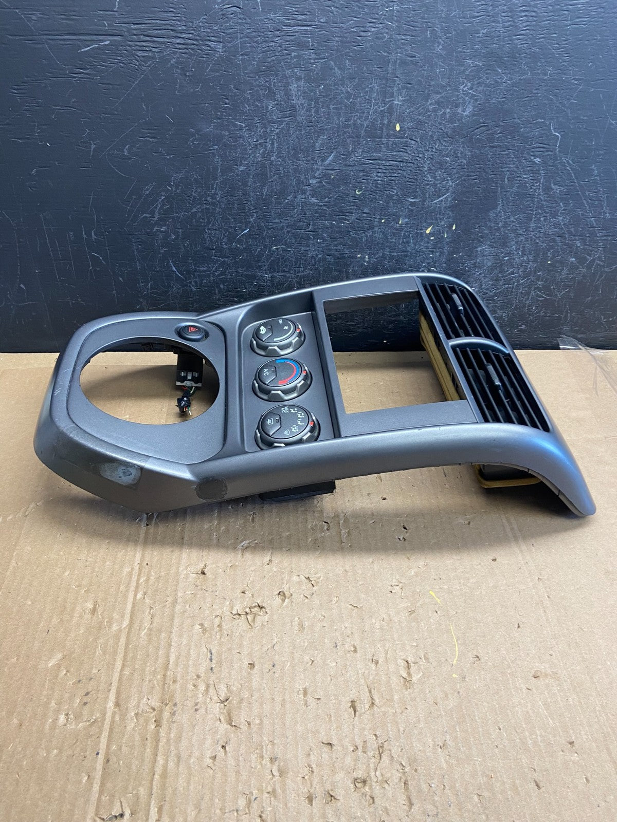 2003 to 2008 Honda Element Radio Climate Control Shifter Bezel AD2300 DG2