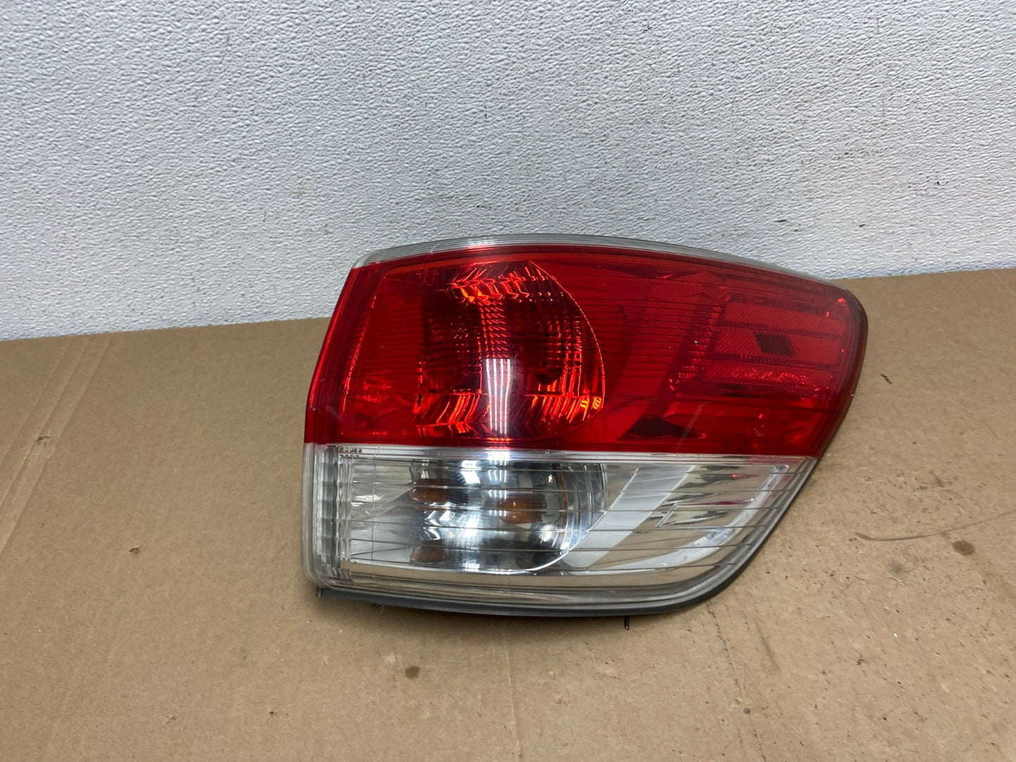 2013 to 2016 Nissan Pathfinder Passenger Right Side Tail Light AC5689 LK0