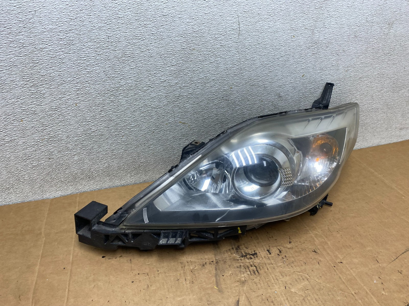 2008 2009 2010 Mazda 5 Left Driver LH Side Headlight Xenon HID T2049 DW2