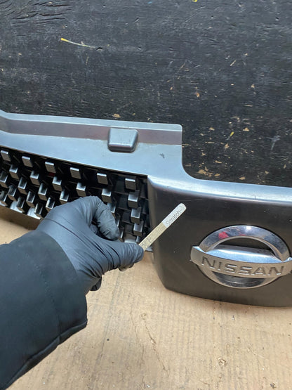 2004 to 2006 Nissan Quest Front Upper Grill Grille W4839 DG4