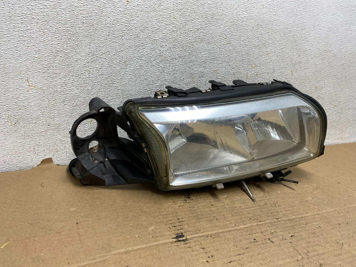 2004 2005 2006 Volvo S80 Right Passenger RH Side Halogen Headlight AH8134 DW1