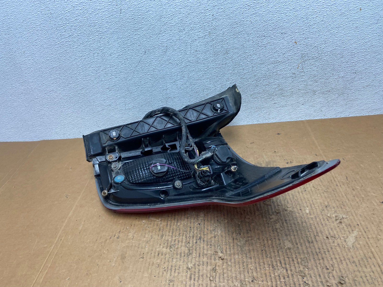 2011 2012 2013 2014 2015 Ford Explorer Left Driver LH Side Tail light AE2700 LK7