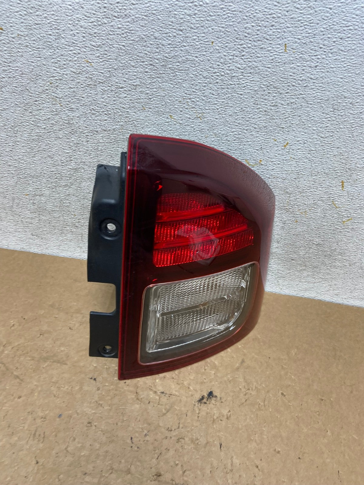 2014 - 2017 Jeep Compass Right Passenger Side Tail Light AI3658 LK2