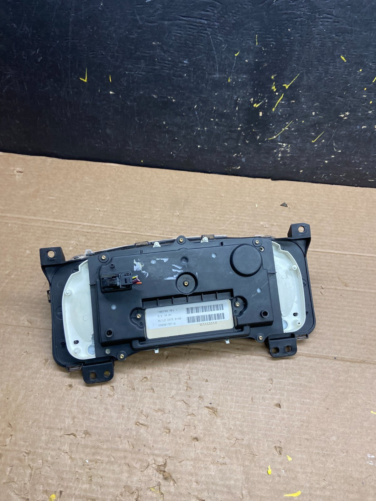 2006 to 2010 Hummer H3 Dash Cluster Gauge Speedometer OEM W1671 DG5