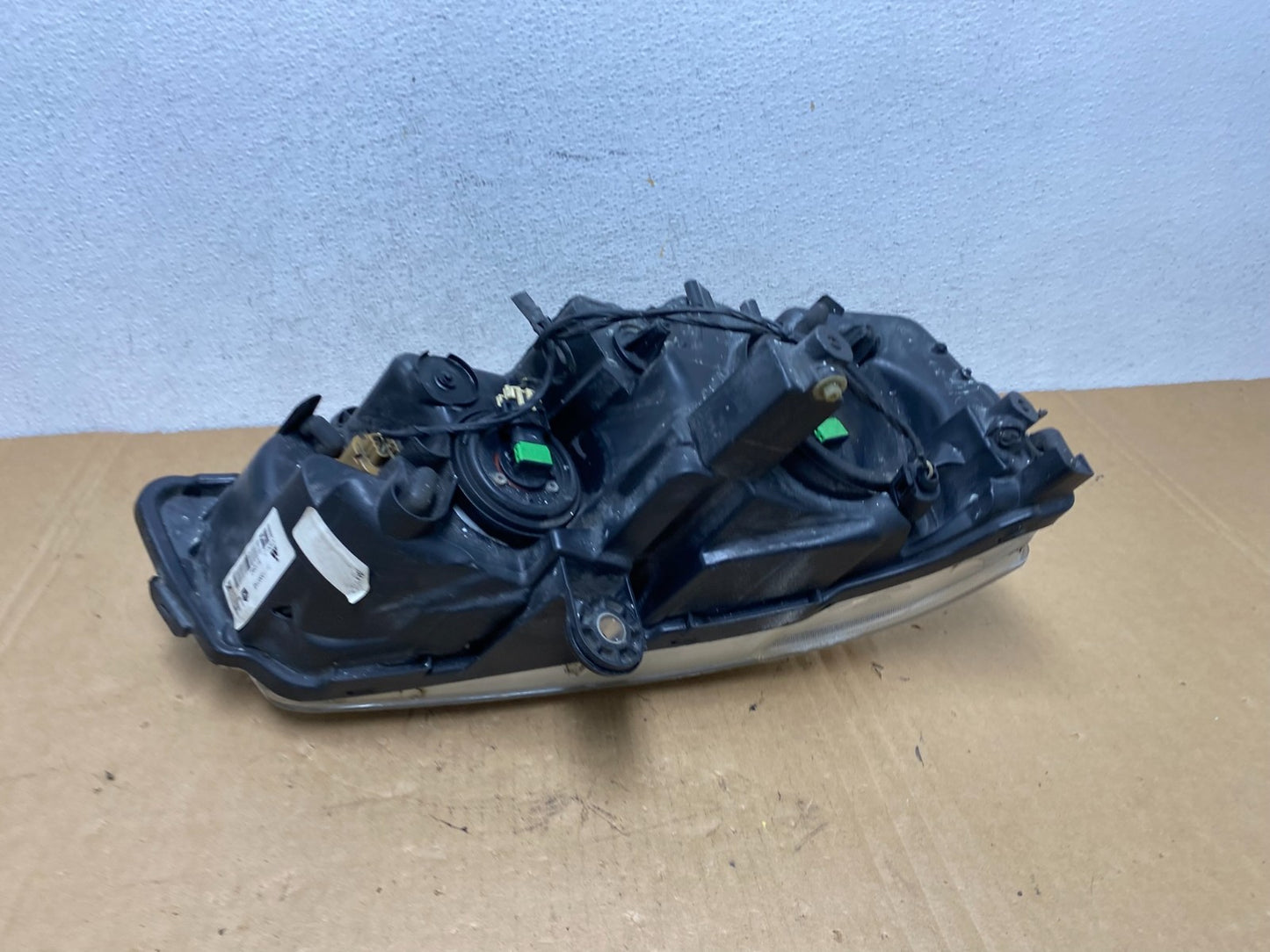2008 to 2016 Chrysler Town and Country Left Driver Lh Side Headlight AD2807 DW9