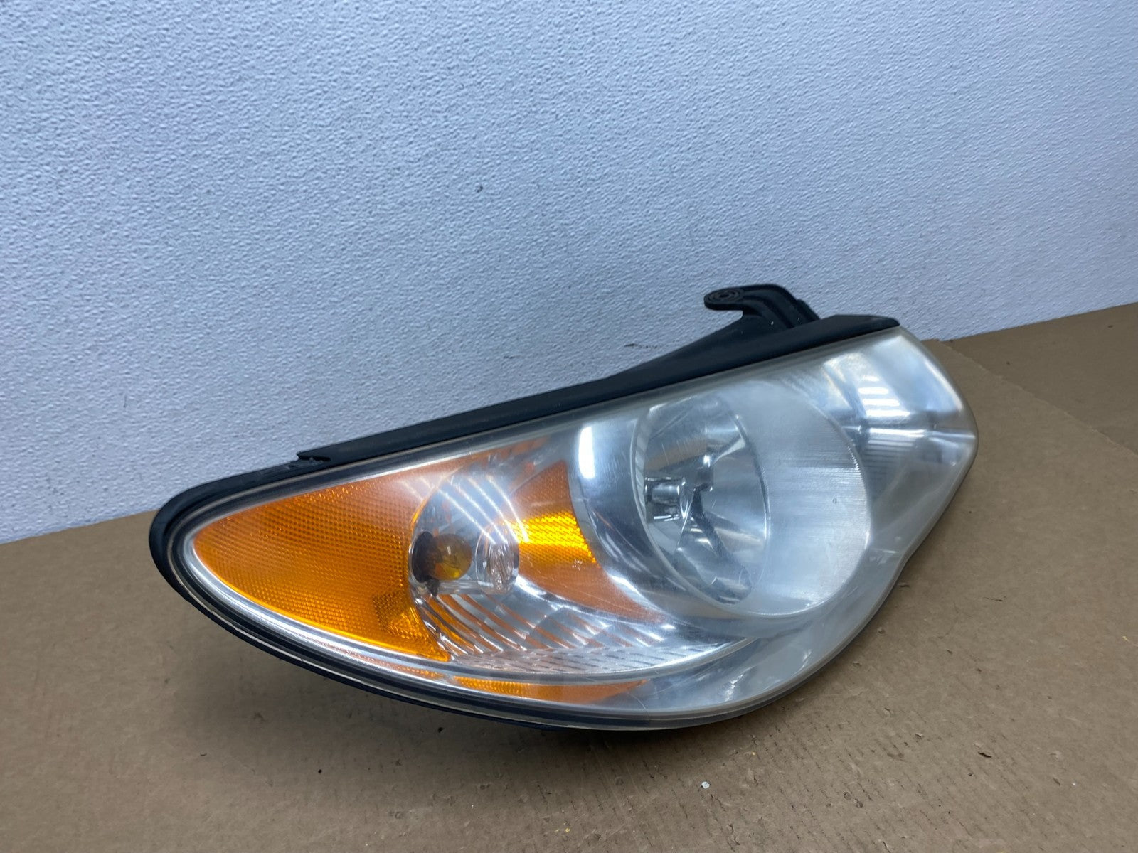 2007 2008 2009 2010 Hyundai Elantra Right Passenger Side Headlight AC1207 DW2