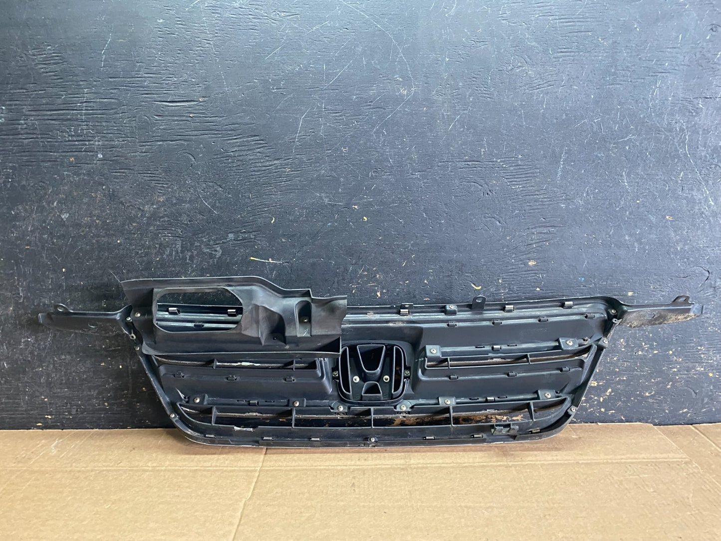2002 to 2004 Honda CR-V CRV Front Upper Grille Grill Chrome Oem Y9295 DG4