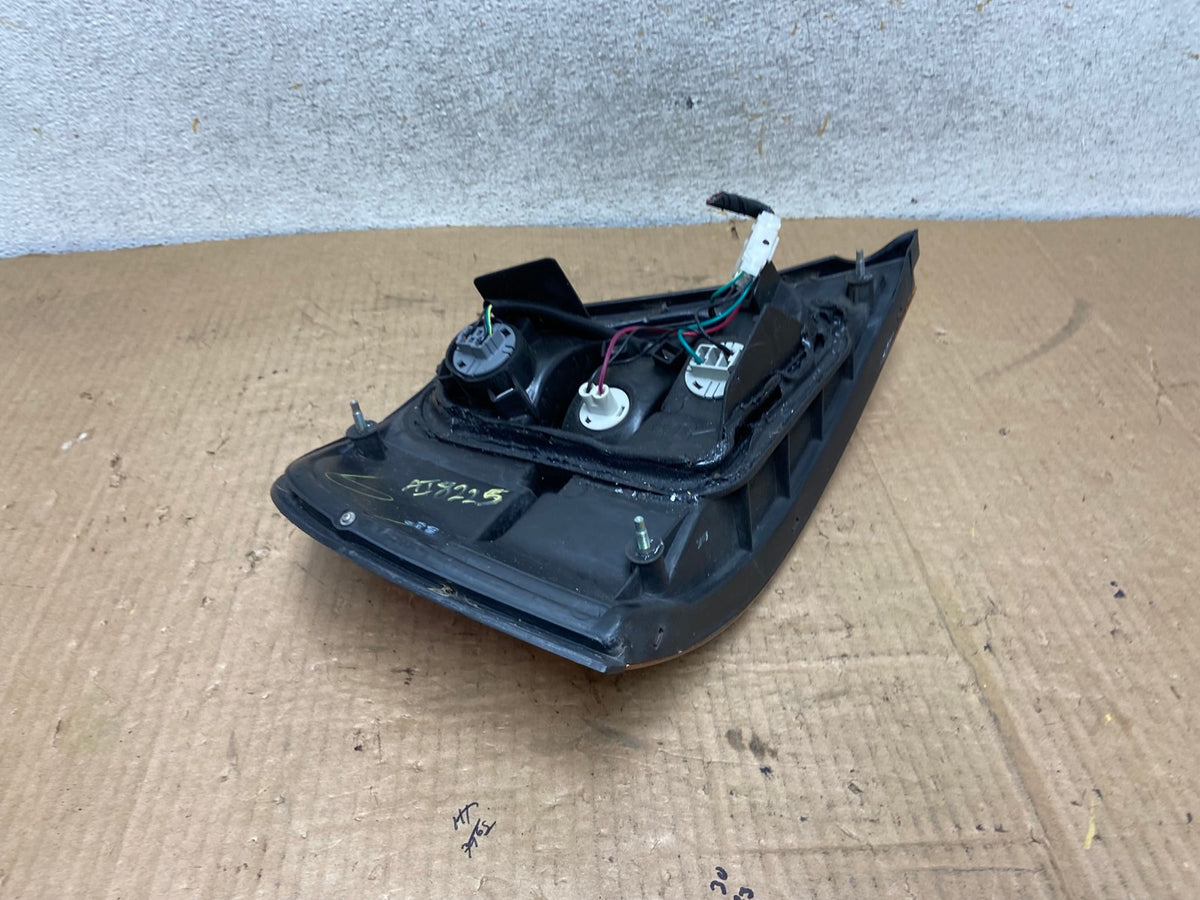 1998 1999 Nissan Altima Right Passenger RH Side Tail Light AI8225 LK6