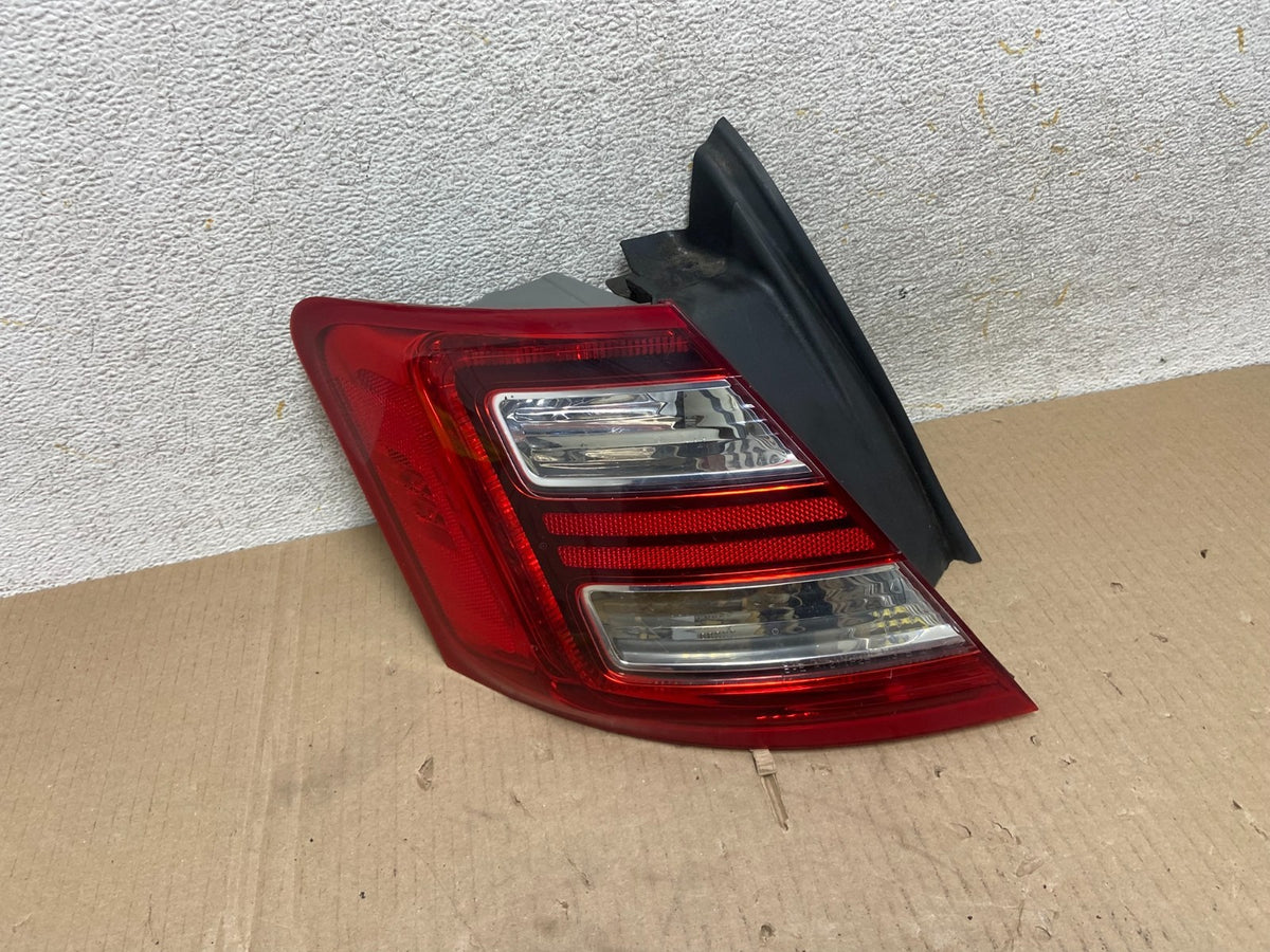 2013-2019 Ford Taurus LED Left Driver LH Side Tail Light AI9546 LK0