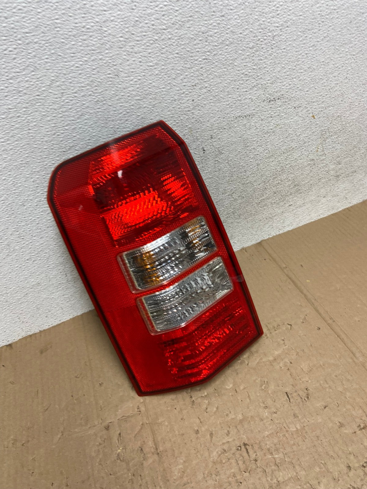 2008 to 2016 Jeep Patriot Left Lh Driver Side Tail Light AE9066 LK2
