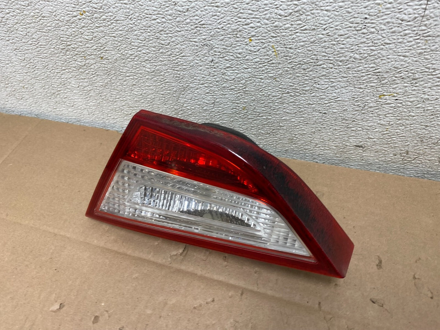 2011 to 2014 Hyundai Sonata Right Passenger Rh Inner Tail Light Oem I4283 DW1