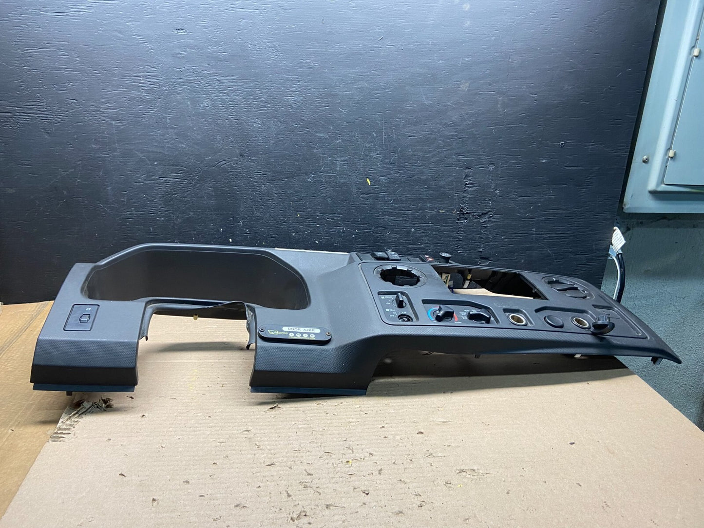 2009 - 2014 Ford E150 E250 Gauge Speedometer Cluster Radio Bezel Trim J4902 DG1
