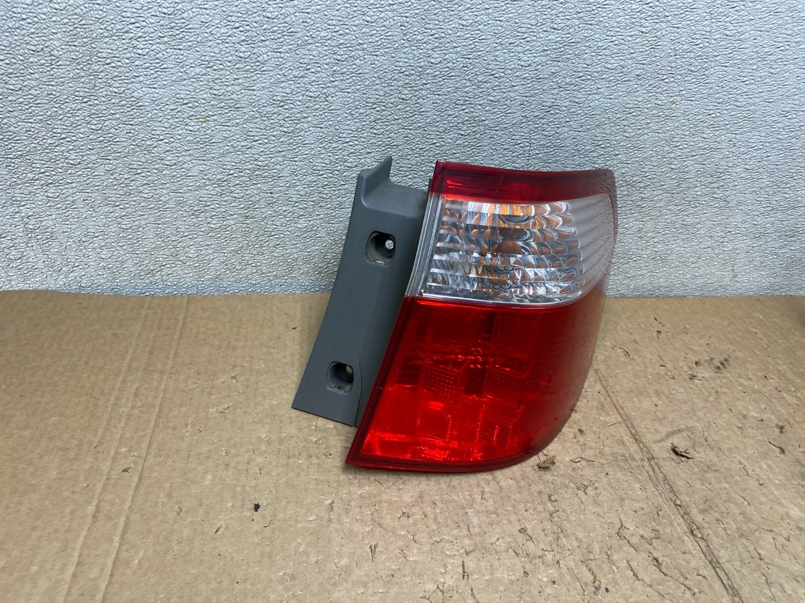 2005 2006 2007 Honda Odyssey Right Passenger RH Side Tail Light Oem V3720 DW2