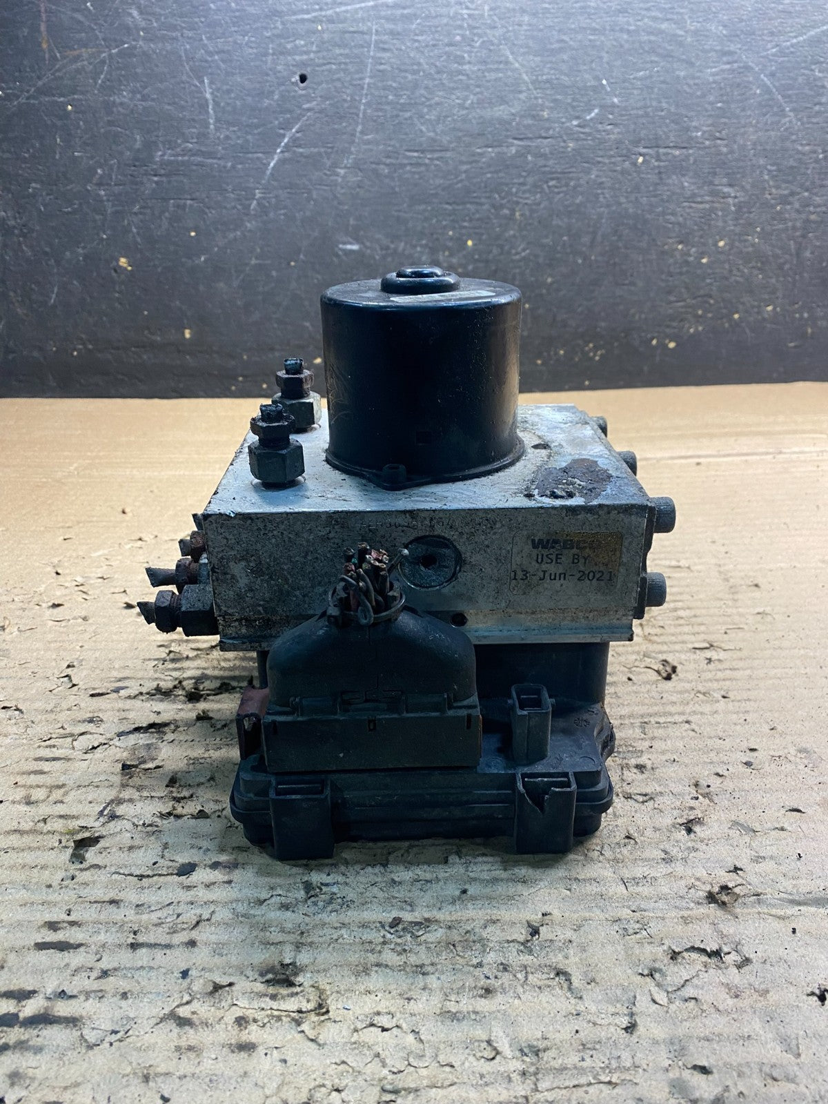 Wabco ABS Pump Hydraulic W/ Module P/N 4460470002 aa32362