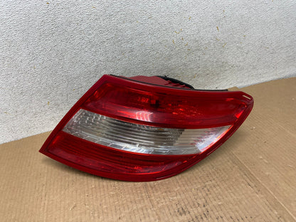 2008 2009 2010 2011 Mercedes C-Class Right Passenger Tail Light AI6538 LK0