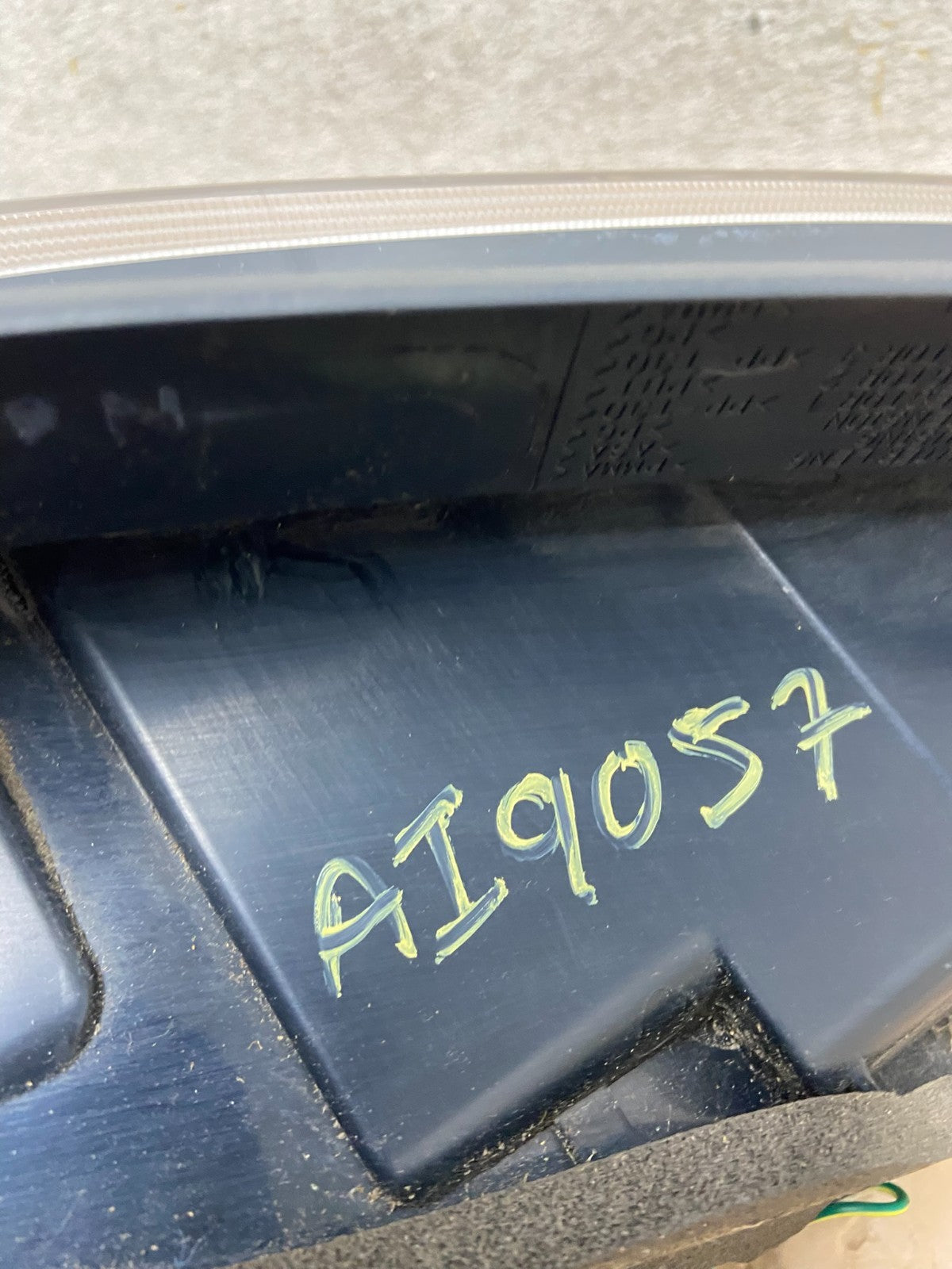 2006 2007 2008 2009 Toyota Prius Tail Light Left Driver LH AI9057 LK6