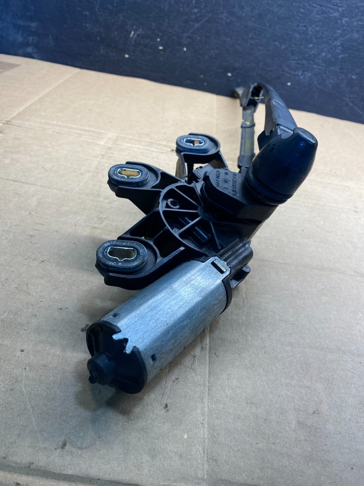 2002 - 2005 Mercedes W203 C320 C240Rear Glass Windshield Wiper Motor AE8239 DG4