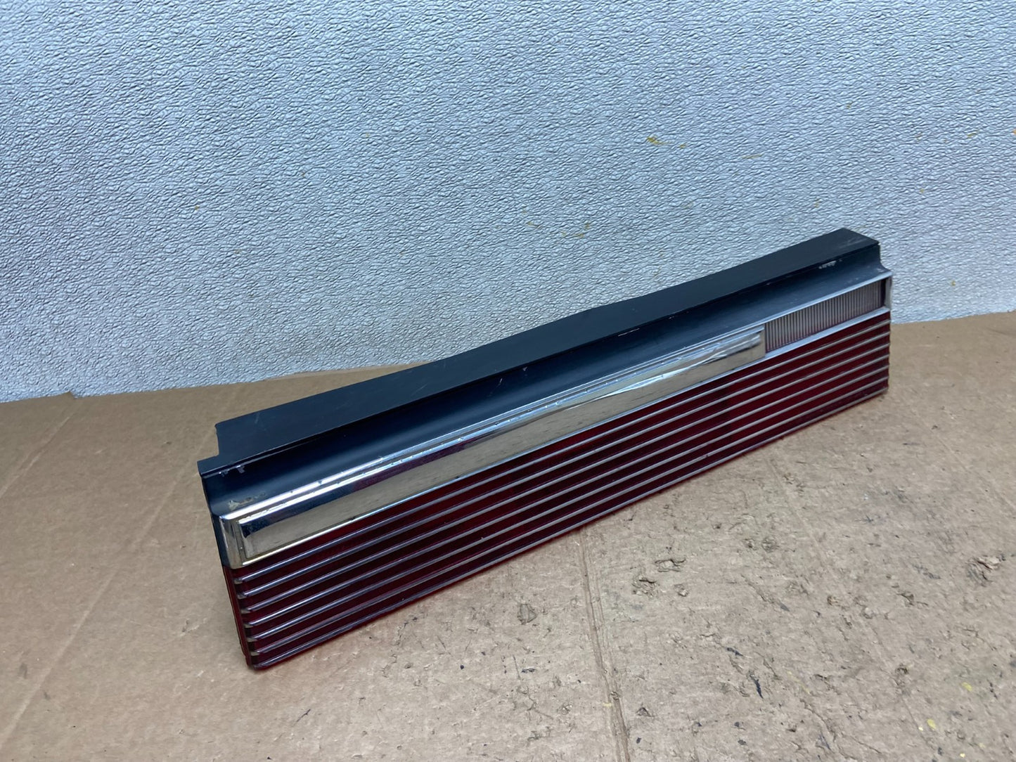1982-1983 Chrysler Lebaron Left Driver LH Side Tail Light OEM AA5110 DW2