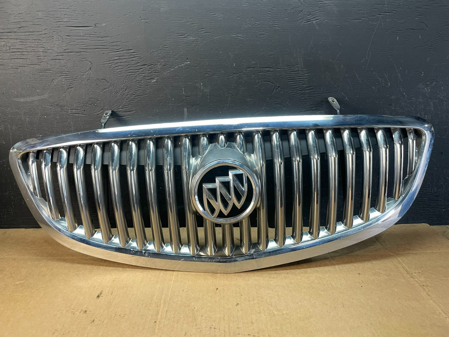2008 to 2012 Buick Enclave Front Upper Grill Grille AC5065 DG0