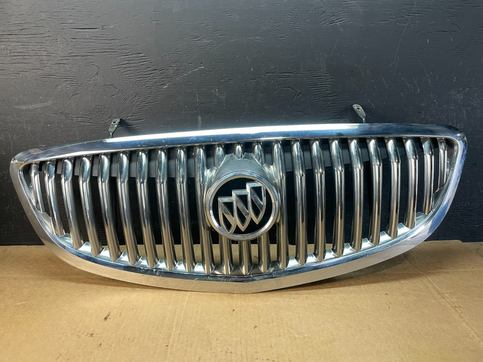 2008 to 2012 Buick Enclave Front Upper Grill Grille AC5065 DG0