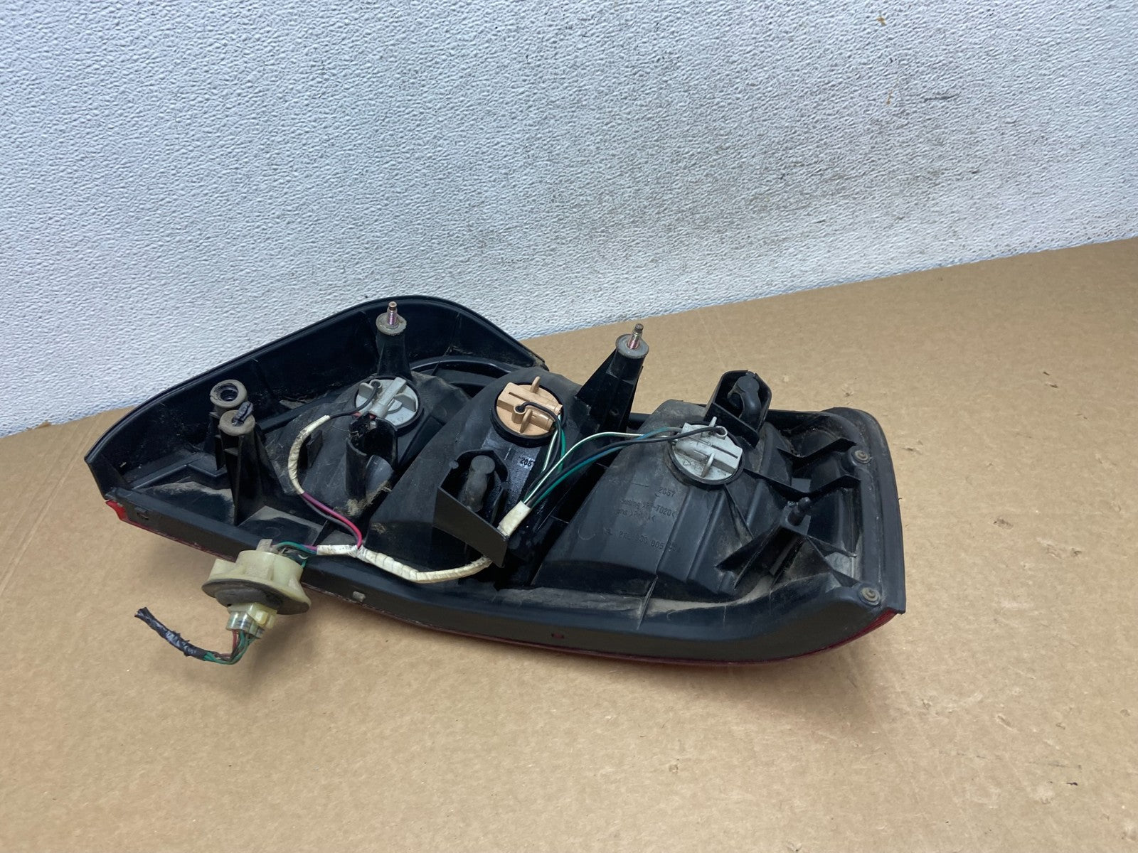 2002 to 2003 Mitsubishi Galant Left Driver LH Side Tail Light AF7300 DW6