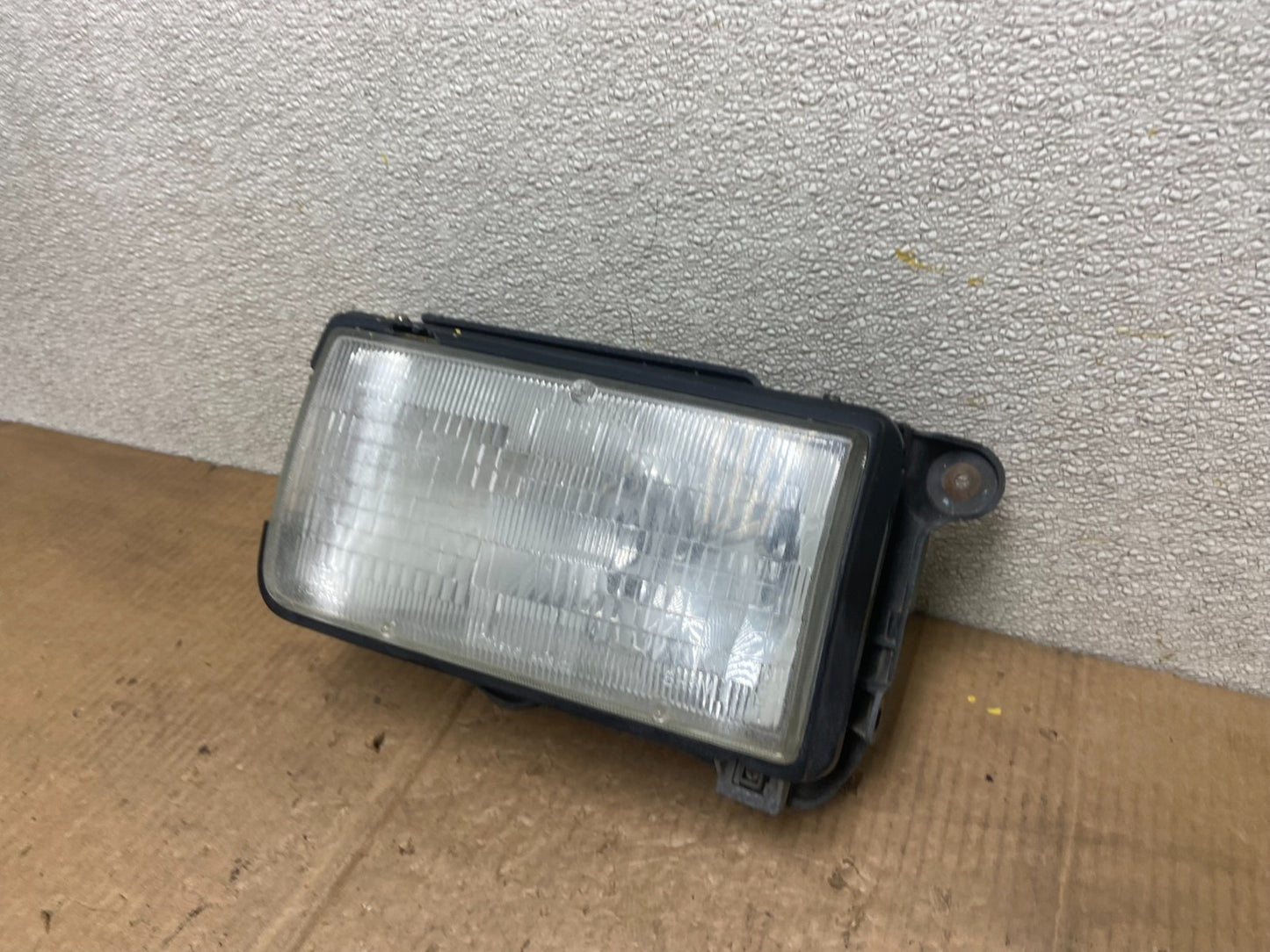 1991 to 1997 Isuzu Rodeo Left Driver LH Side Halogen Headlight AA6666 DG1