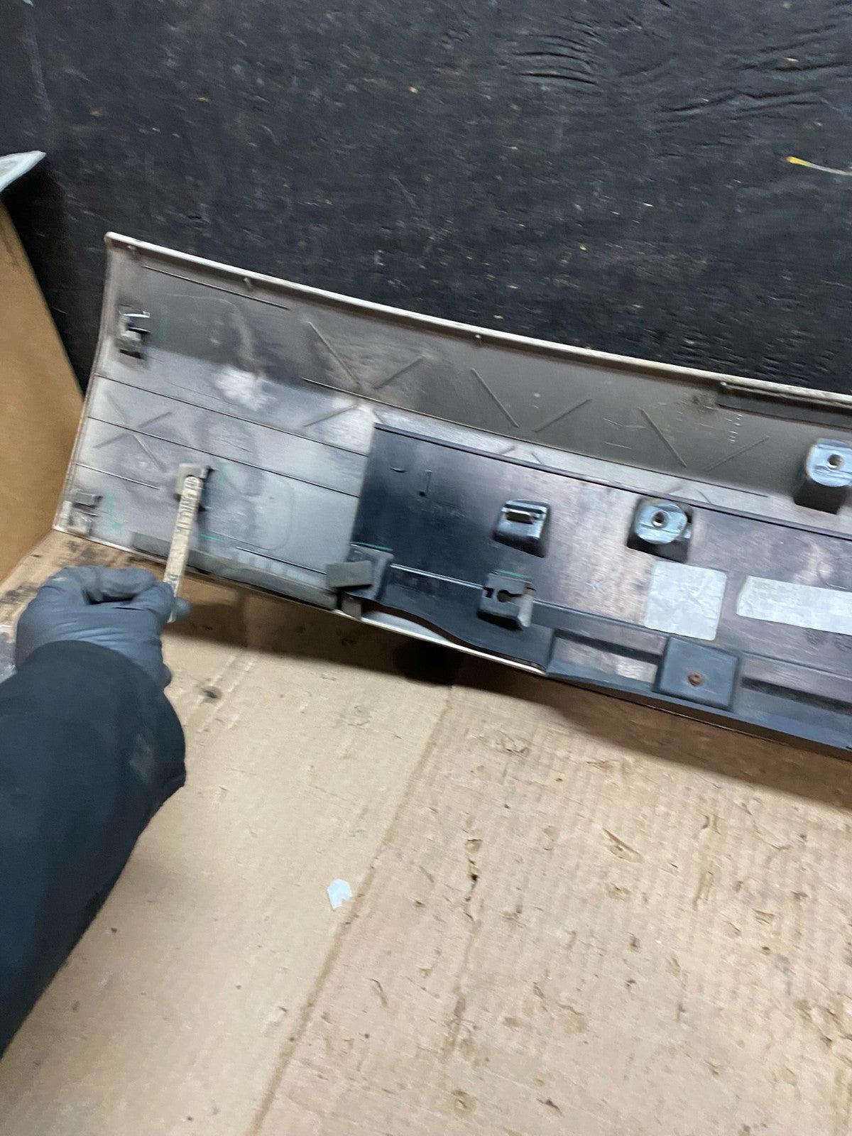 2011 to 2018 Dodge Grand Caravan Tail Gate Trim Molding With Camera OEM X0131 DG14
