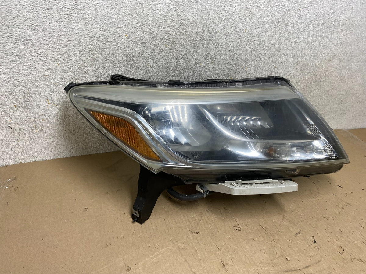 2013 to 2016 Nissan Pathfinder Right Passenger RH Side Headlight AH7613 DW1
