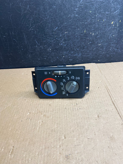 95-97 Chevrolet S10 BLAZER JIMMY AC Temperature Climate Control Switch AE4221 DG1