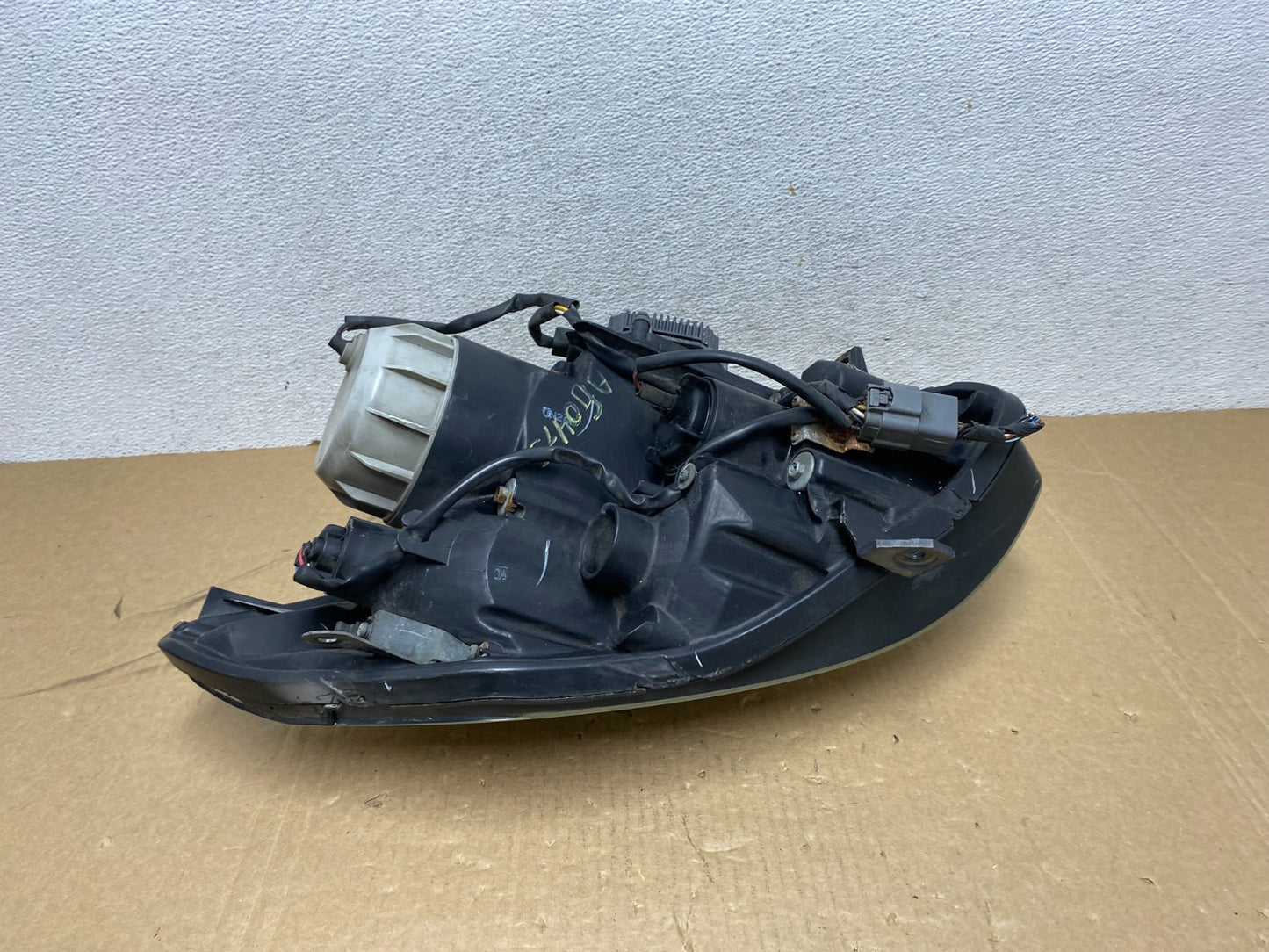 2004 2005 2006 Nissan Maxima Right Passenger Side Headlight Xenon AG0475 DW5