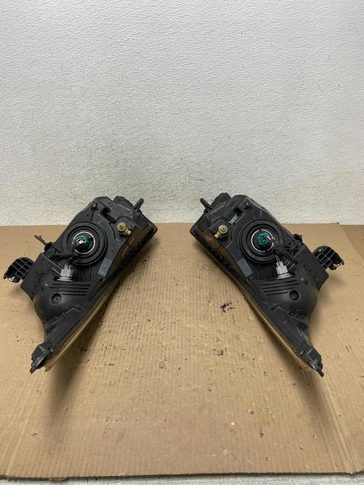 2011 to 2015 Chevrolet Cruze Halogen Left+Right Set Headlights AF6044 DW9