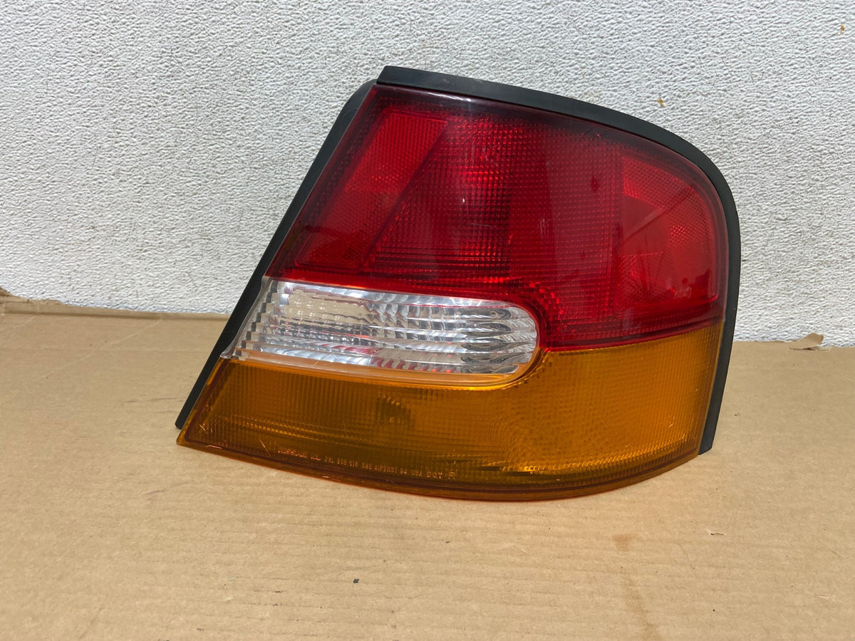 1998 1999 Nissan Altima Right Passenger RH Side Tail Light AG9160 LK0