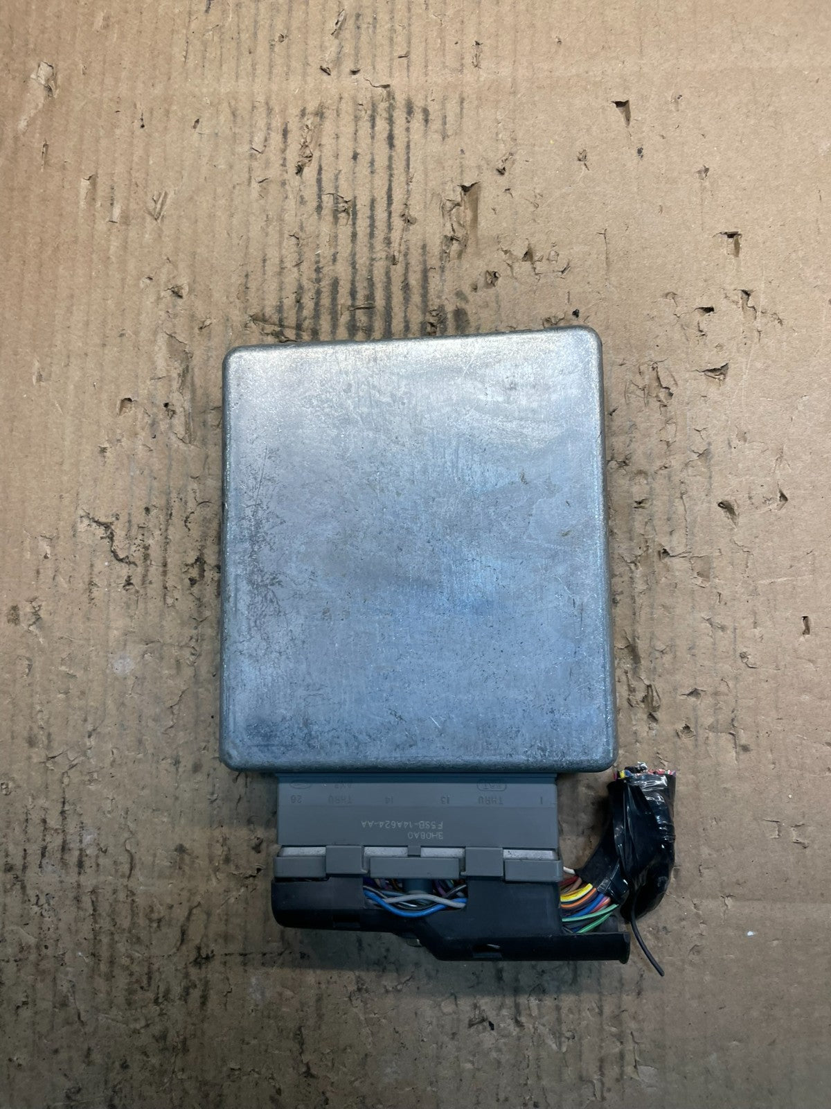 2004 Ford Mustang 3.8L Engine Control Unit ECU Computer Module u9081 DG2
