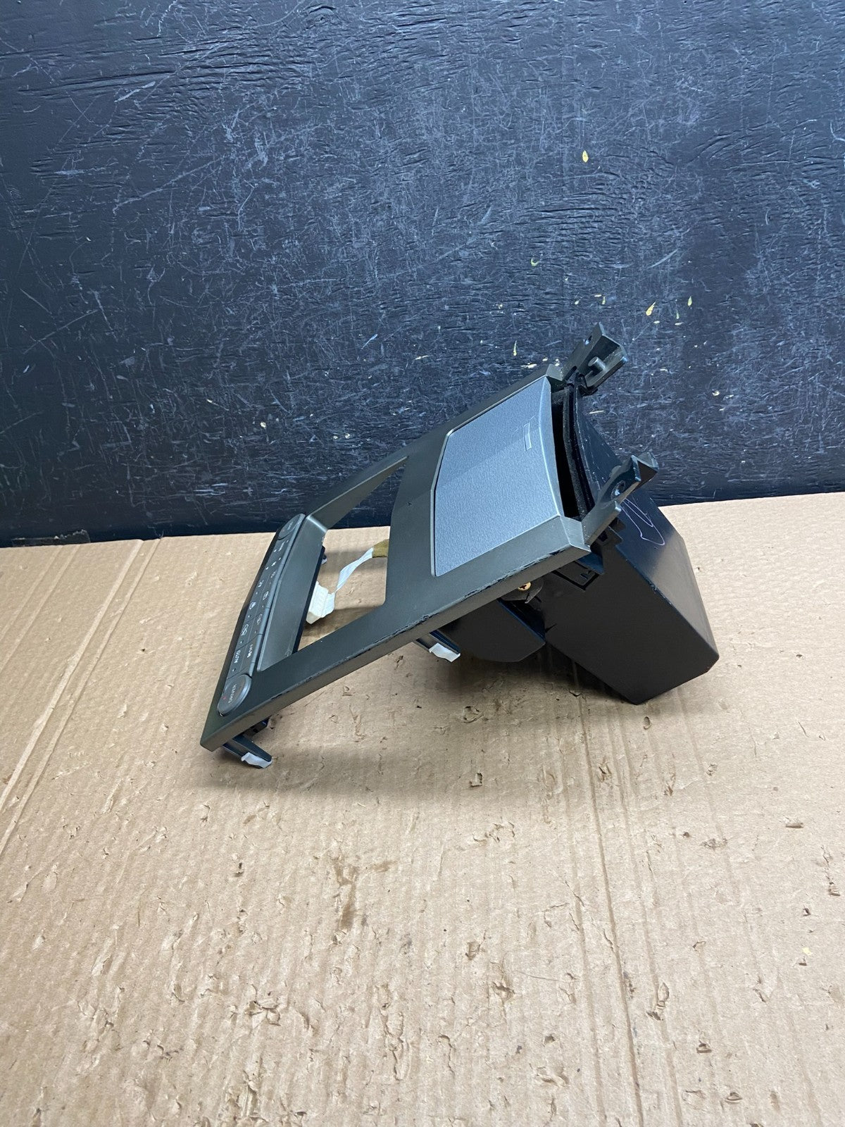 2004 2005 2006 Nissan Maxima Radio Panel Climate Control Bezel Trim OE AF6429 DG1