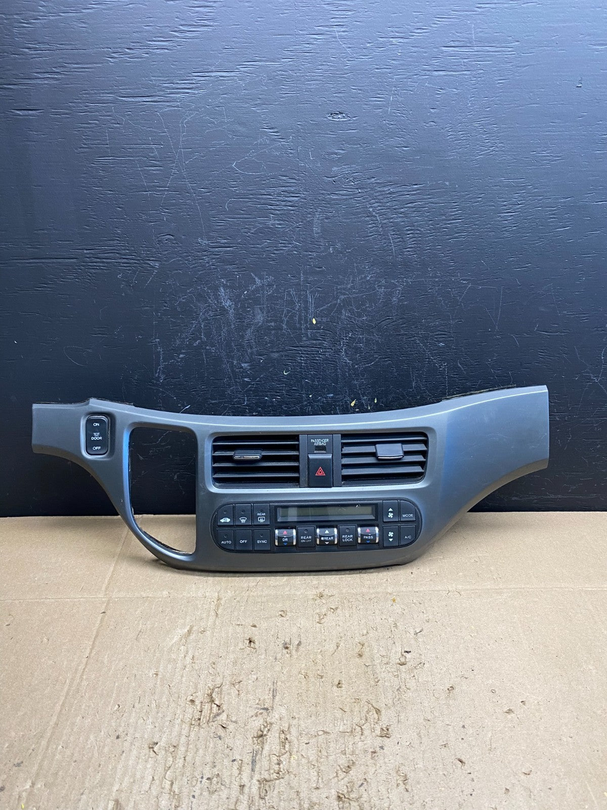 2005 to 2010 Honda Odyssey  Radio Climate Control Dash Trim Bezel AC4706  DG0