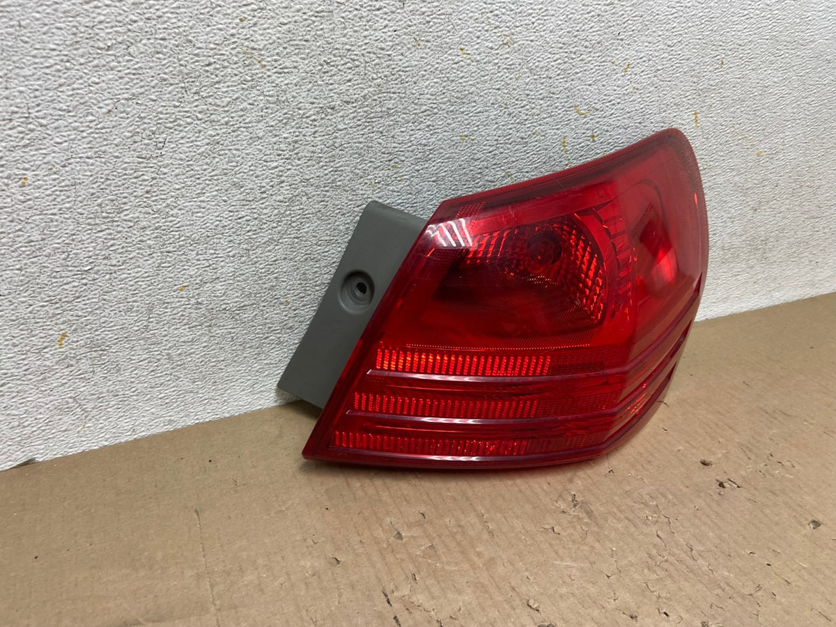 2008 to 2015 Nissan Rogue Right Passenger Rh Side Tail Light AH5888 LK1