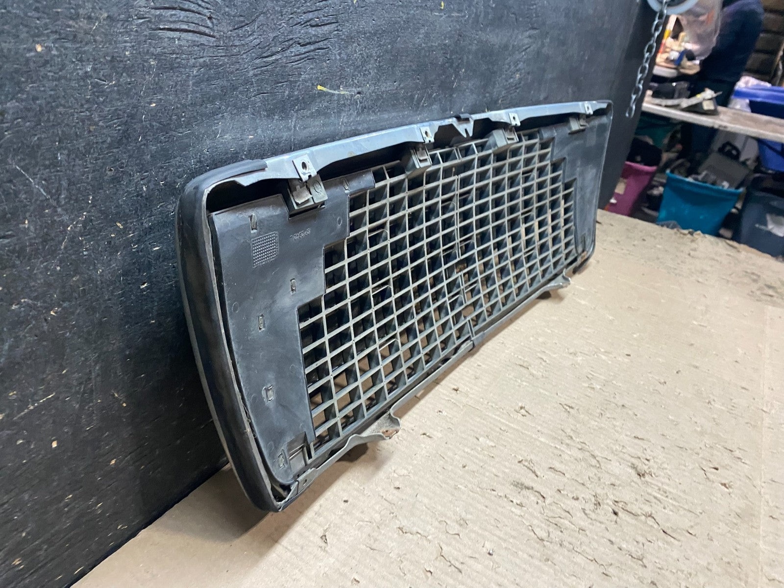 1994 to 1998 Mercedes-Benz W140 S600 S500 S320 Front Upper Grille OEM X8142 PS8
