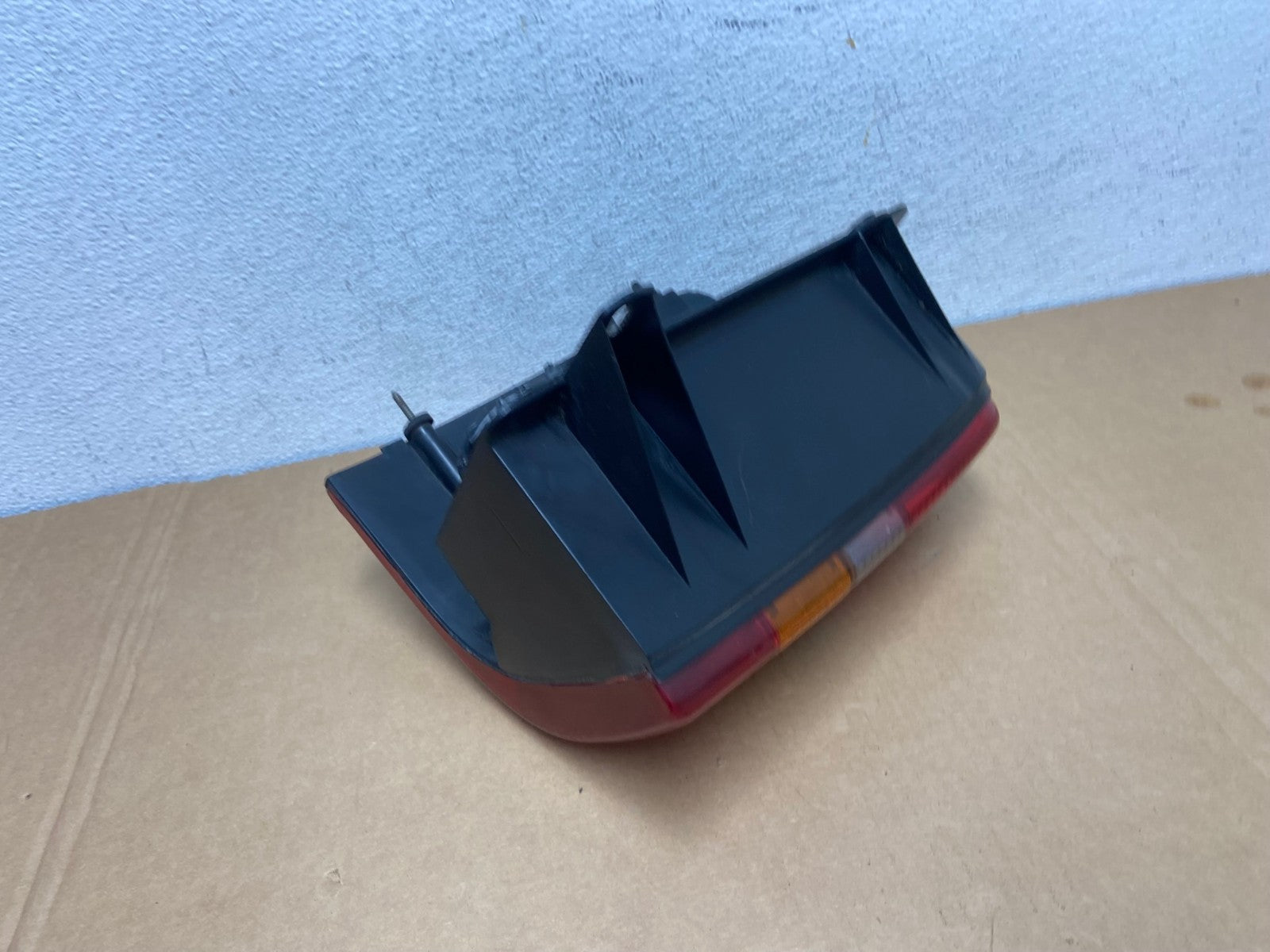 1993-1998 Jeep Grand Cherokee ZJ Right Passenger Side Rh Tail Light AD2563 LK4